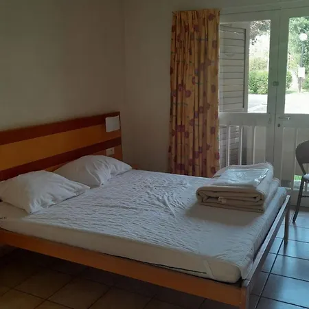 Avec Animaux Admis - 2 Pers. - Api-1-52-2345 Camping Marvejols