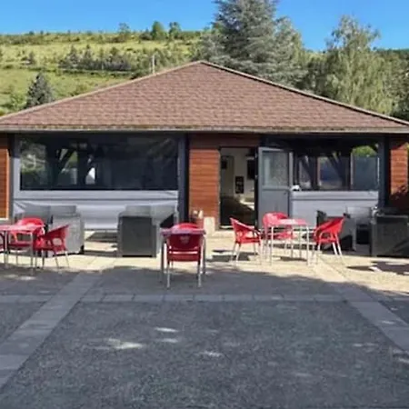 Camping Avec Animaux Admis - 2 Pers. - Api-1-52-2345 *